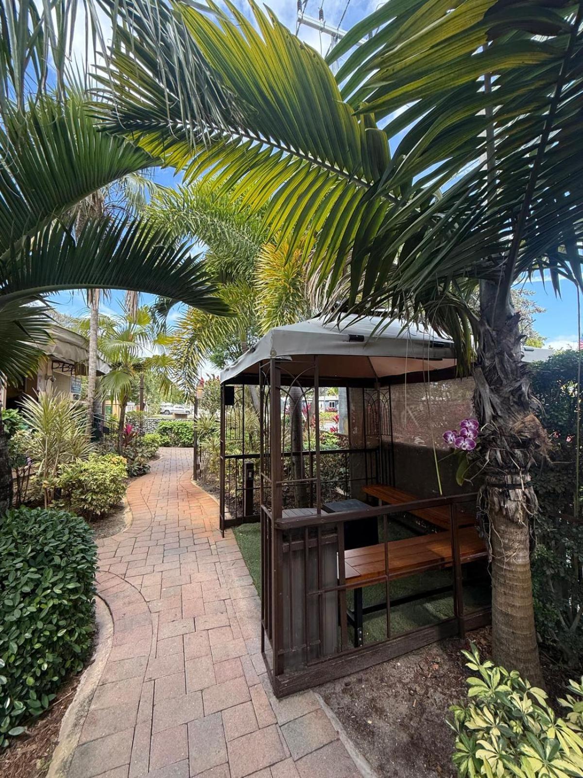 Sheridan Guesthouse Dania Beach Exteriör bild